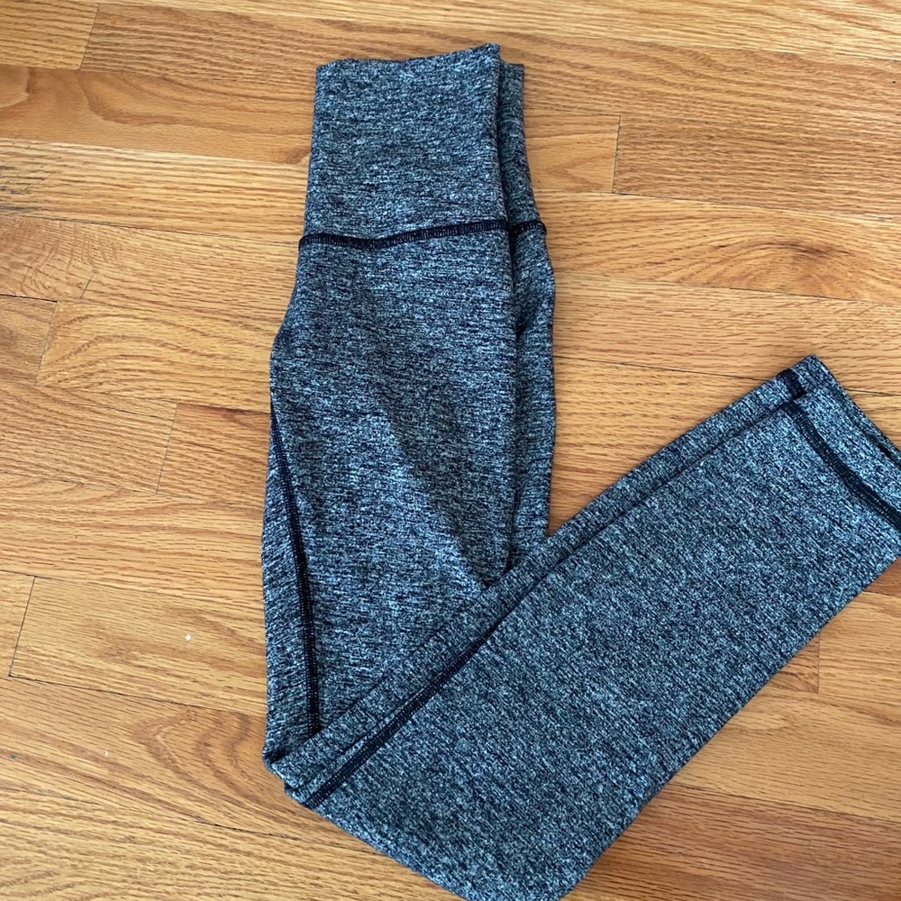 Grey 25’ lululemon leggings
